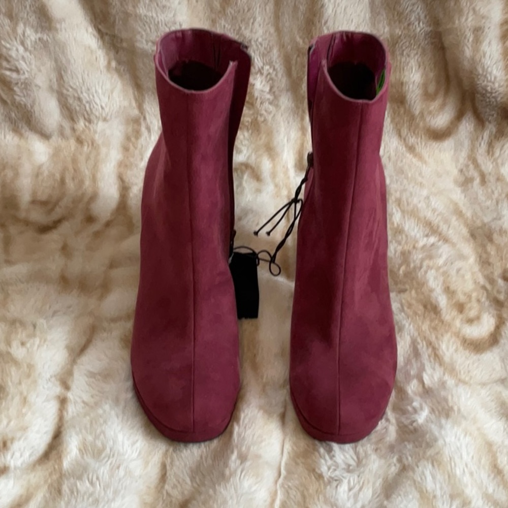 Brand new!  GBG Los Angeles burgundy bootie